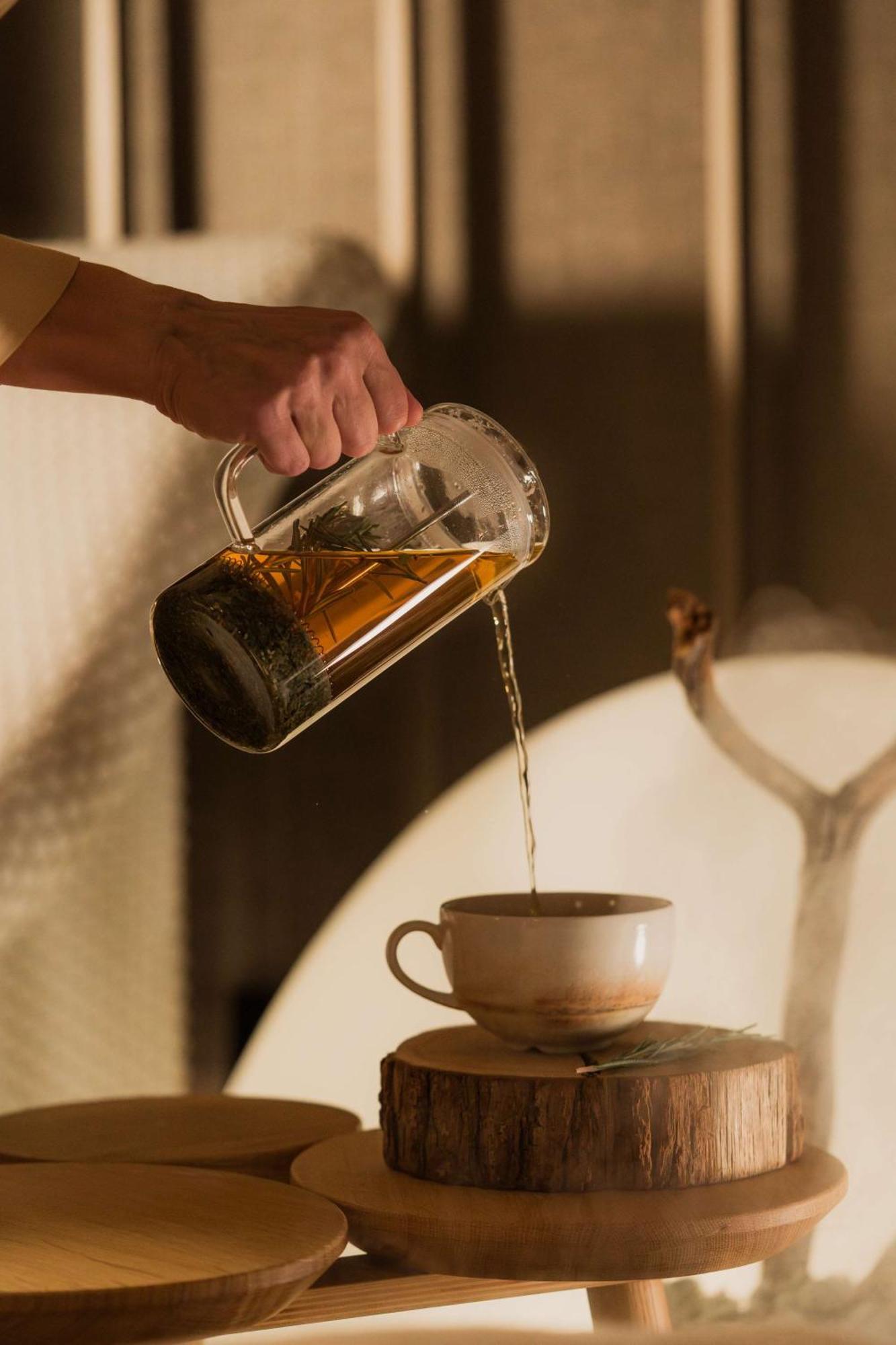 Nh Collection Helsinki Grand Hansa Dış mekan fotoğraf A tea being poured
