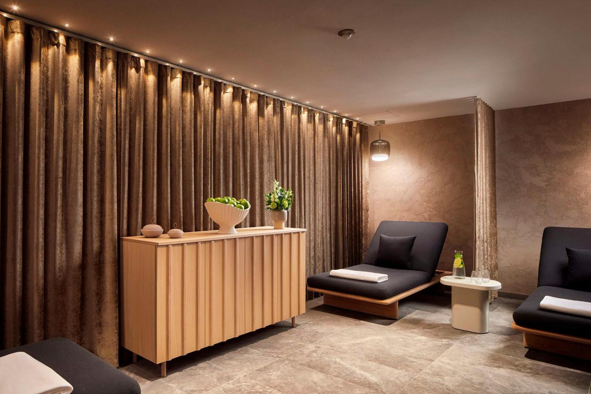Nh Collection Helsinki Grand Hansa Dış mekan fotoğraf The spa at The Dorchester